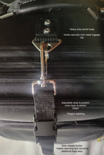 Load image into Gallery viewer, Swivel Snap Luggage Strap
