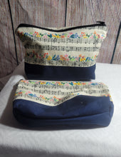 Load image into Gallery viewer, Notes Essential Pouch
