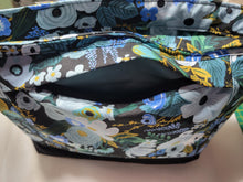 Load image into Gallery viewer, Blue Bouquet Crossbody Bag
