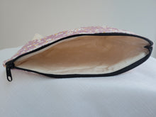 Load image into Gallery viewer, Delicate Flower Essential Pouch
