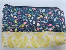 Load image into Gallery viewer, Flurry of Flowers Essential Pouch
